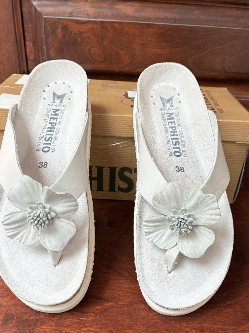 Mephisto, Violette Flower Petals Leather Sandals, White, Size 38